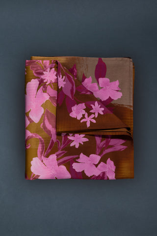 The green night of its leaves