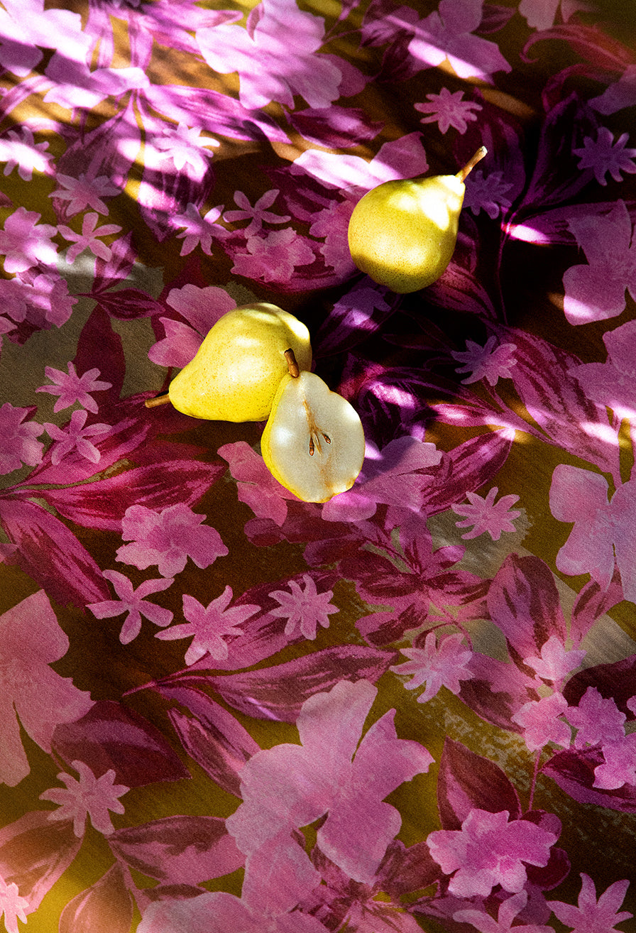 The green night of its leaves